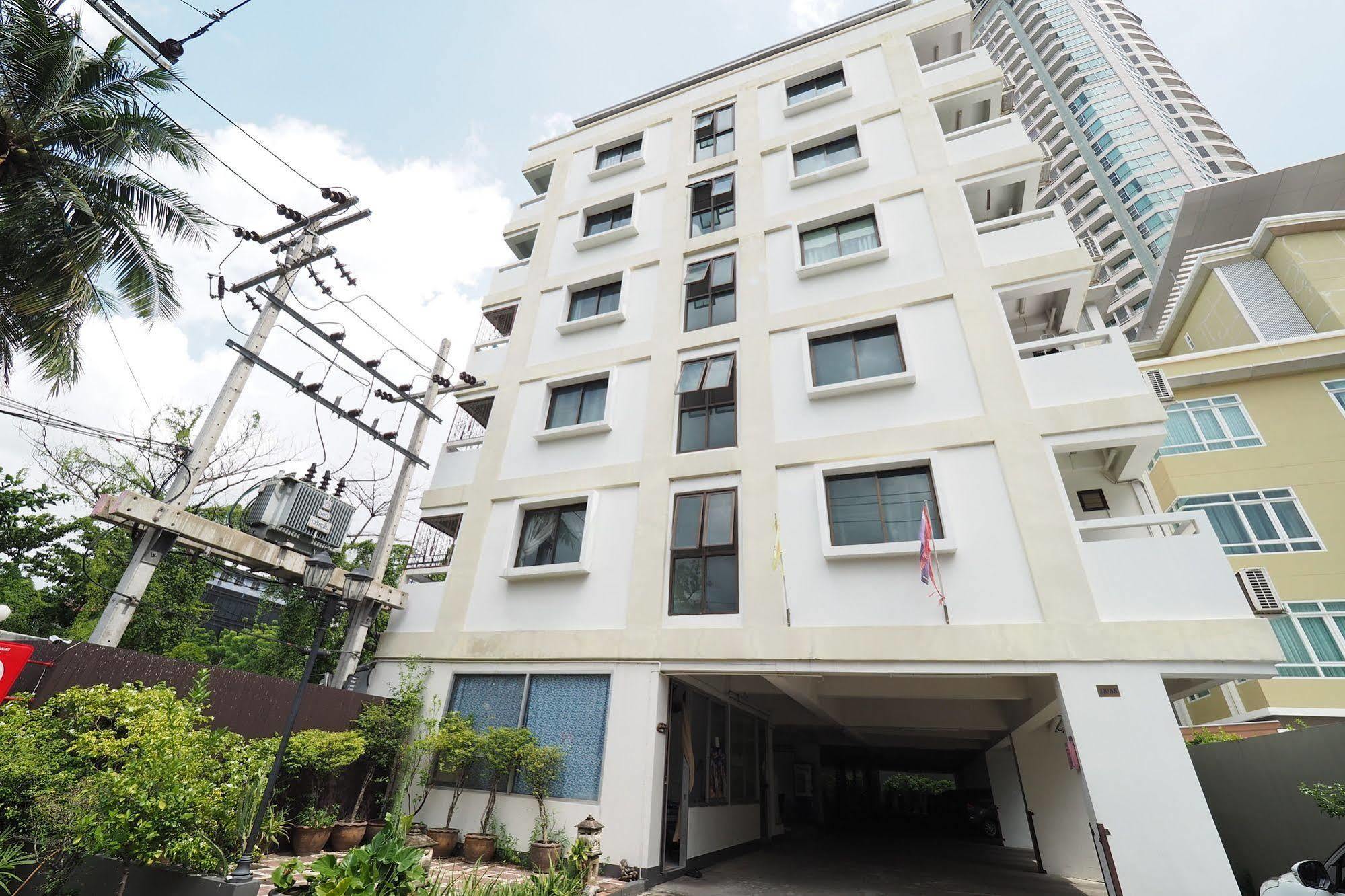 Living Naraa Place Hotel Bangkok Exterior foto